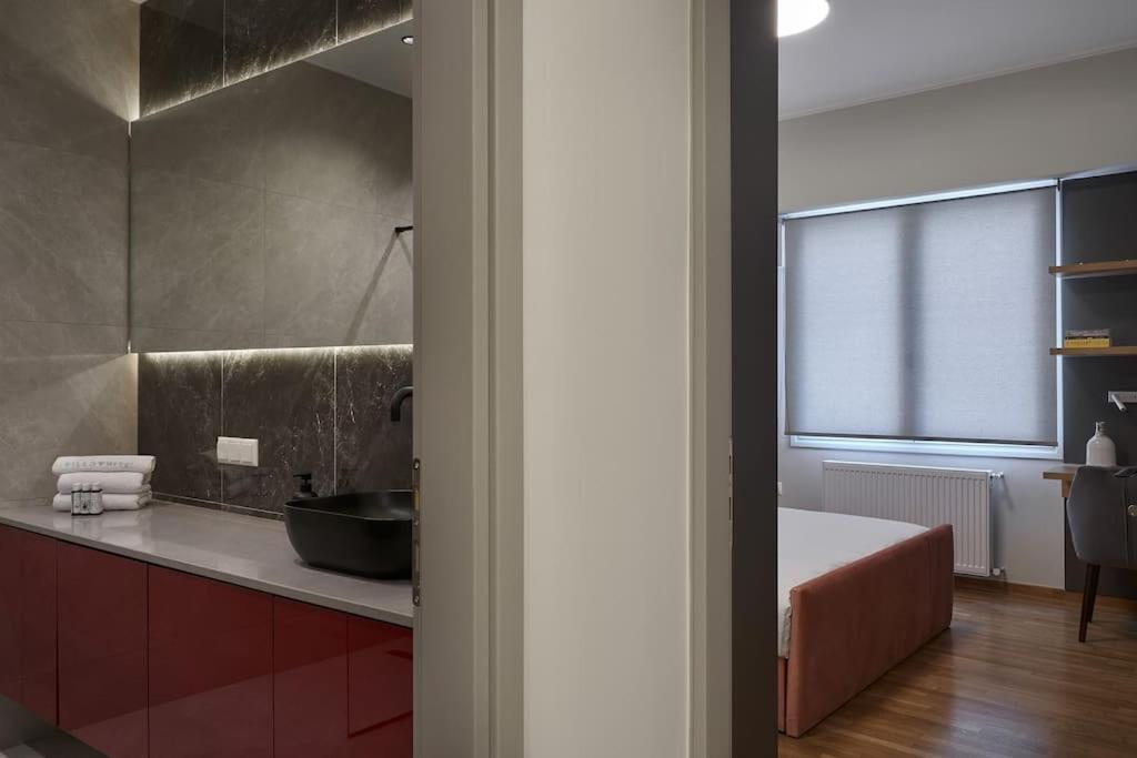 Ferienwohnung Little Gem: Modern Urban Retreat Athen Exterior foto