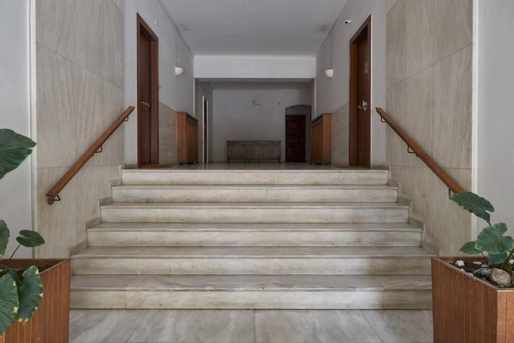 Ferienwohnung Little Gem: Modern Urban Retreat Athen Exterior foto